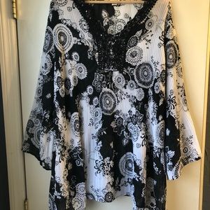 Women’s Cato Floral Blouse Plus Size 26/28W
